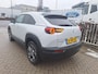 Mazda MX-30 e-SkyActiv 145 Luxury 36 kWh | Verwarmbare Voorstoelen | Head Up Display | Camera | Snelladen | Elekt. Verstelbare Stoel | Adaptieve Cruise Control |