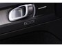 Volvo XC40 Plug-in Hybrid T5 Core | Trekhaak | Harman Kardon audio | Stoel- en stuurverwarming | Climate Control | Lane Keeping Assist | DAB | 18" velgen | Cruise control | Keyless | Elektrische stoelverstelling |