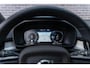 Volvo XC40 Plug-in Hybrid T5 Core | Trekhaak | Harman Kardon audio | Stoel- en stuurverwarming | Climate Control | Lane Keeping Assist | DAB | 18" velgen | Cruise control | Keyless | Elektrische stoelverstelling |