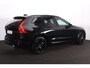 Volvo XC60 T6 Recharge AWD Plus Black Edition - Luchtvering - Panorama/schuifdak - IntelliSafe Assist & Surround - 360º Camera - Harman/Kardon audio - Adaptieve LED koplampen - Verwarmde voorstoelen, stuur & achterbank - Parkeersensoren voor & achter - Elektr. bedienb. voorstoelen met geheugen - Head up display - Draadloze tel. lader - Extra getint glas - 21' LMV