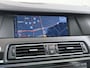 BMW 5-Serie Touring 550i High Executive Panoramadak | HUD | ACC | DVD achter