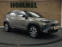 Toyota Yaris Cross 1.5 Hybrid Dynamic Plus - AFNEEMBARE TREKHAAK (TREKGEWICHT 750 KG GEREMD) - NAVIGATIE - ADAPTIEVE CRUISE CONTROL - CLIMATE CONTROL - APPLE CARPLAY/ANDROID AUTO - KEYLESS ENTRY/START - CAMERA - DODEHOEK DETECTIE - STOEL- EN STUURVERWARMING