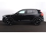 Volvo XC40 B3 Plus Black Edition - Panorama/schuifdak - IntelliSafe Assist & Surround - 360º Camera - Harman/Kardon audio - Verwarmde voorstoelen & stuur - Parkeersensoren voor & achter - Elektr. bedienb. voorstoelen met geheugen links - Draadloze tel. lader - Extra getint glas - 20' LMV