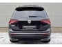 Volkswagen Tiguan Allspace 1.5 TSI Highline Business R 7-persoons / Nederlandse Auto / Apple Car Play en Navigatie / Electrisch schuifdak / Volledig digitaal dashboard / Electrische achterklep / Stoelverwarming voor / Stuurverwarming / Massage stoelen voor