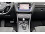 Volkswagen Tiguan Allspace 1.5 TSI Highline Business R 7-persoons / Nederlandse Auto / Apple Car Play en Navigatie / Electrisch schuifdak / Volledig digitaal dashboard / Electrische achterklep / Stoelverwarming voor / Stuurverwarming / Massage stoelen voor