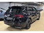Volkswagen Tiguan Allspace 1.5 TSI Highline Business R 7-persoons / Nederlandse Auto / Apple Car Play en Navigatie / Electrisch schuifdak / Volledig digitaal dashboard / Electrische achterklep / Stoelverwarming voor / Stuurverwarming / Massage stoelen voor
