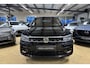 Volkswagen Tiguan Allspace 1.5 TSI Highline Business R 7-persoons / Nederlandse Auto / Apple Car Play en Navigatie / Electrisch schuifdak / Volledig digitaal dashboard / Electrische achterklep / Stoelverwarming voor / Stuurverwarming / Massage stoelen voor