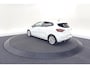 Renault Clio TCe 100 EDC Intens | Trekhaak | 360 Camera | Dodehoekdetectie | Stoelverwarming