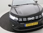 Dacia Jogger 1.6 Hybrid 140 Expression 7-pers. AUTOMAAT / Trekhaak / 7-persoons / Navigatie middels Apple Carplay & Android Auto / Cruise control / Airco / Fabrieksgarantie tot 12-03-2032 /