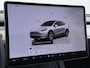Tesla Model Y Long Range AWD 75kWh Trekhaak SOH 91% Warmtepomp Autopilot Leder Panoramadak Elektr.Stuur+Stoel+Verwarmd Navi Ecc Premium Audio Keyless Privacyglas 4WD Camera's Elektr.AchterKlep Parkeer Assistent Sentry-Mode Bluetooth Dodehoek detector Connected services AMD-Ryzen Processor™ 1e Eigenaar 1.600kg Trekvermogen Origineel Nederlandse Auto Garantie op Batterij en Motor tot 29-6-2030 max. 192.000km
