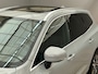 Volvo XC60 2.0 T6 Plug-in hybrid AWD Essential Edition Bright | Lederen bekleding | Adaptieve Cruise | Panoramadak | BLIS | 18" Lichtmetalen velgen | Achterbank verwarmd | Achteropkomend verkeer waarschuwing | Achteruitrijcamera