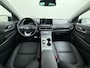 Hyundai Kona Electric EV 64kWh SOH 100% Fase 3 Warmtepomp Leder Schuif-/kanteldak Head-Up Display Adap.Cruise Apple Carplay Android Auto Navi Ecc Camera Pdc Krell®-Audio Limited Keyless Stoelverwarming/Koeling Stuurverwarming Elek.Stoelen Blind Spot Monitoring Lane Assist DAB Led Origineel Nederlandse Auto Super compleet!
