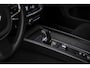 Volvo V60 2.0 B3 Momentum Advantage | Parkeer Camera | 17" Lichtmetalen Velgen | Stoel en Stuurverwarming | Parkeersensoren Voor en Achter |
