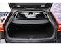 Volvo V60 2.0 B3 Momentum Advantage | Parkeer Camera | 17" Lichtmetalen Velgen | Stoel en Stuurverwarming | Parkeersensoren Voor en Achter |