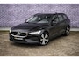 Volvo V60 2.0 B3 Momentum Advantage | Parkeer Camera | 17" Lichtmetalen Velgen | Stoel en Stuurverwarming | Parkeersensoren Voor en Achter |