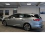 Renault Megane E-Tech Estate 1.6 Plug-In Hybrid 160 Business Edition One. AUTOMAAT ! Bloedmooie, chique wagen ! Head-up Display, Camera Achter, 18" lm velgen, Stoel- en stuurwiel verwarming, Trekhaak, Navigatie, Telefoonvoorb., Metallic lak, LED verl. etc.