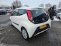 Toyota Aygo 1.0 VVT-i x-play | Met o.a. airco, achteruitrijcamera, trekhaak, cruise, navigatie en AppleCarPlay/AndroidAuto