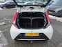 Toyota Aygo 1.0 VVT-i x-play | Met o.a. airco, achteruitrijcamera, trekhaak, cruise, navigatie en AppleCarPlay/AndroidAuto