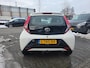 Toyota Aygo 1.0 VVT-i x-play | Met o.a. airco, achteruitrijcamera, trekhaak, cruise, navigatie en AppleCarPlay/AndroidAuto