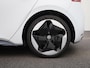 Volkswagen ID.3 First Max 58 kWh | Glazen dak | Stoelverwarming | Stuurverwarming | Adaptive Cruise Control | Navigatie | Parkeersensoren | Elektrische verstelbare stoelen | Climate Control |