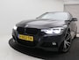 BMW 3-Serie Touring 330i xDrive High Executive 8AT AUTOMAAT / 252PK / AWD / Navigatie / Parkeersensoren Voor & Achter / Elektrische achterklep / Stoelverwarming voor / LMV / Historie aanwezig / 1ste Eigenaar 5 jaar in NL / 1800KG Trekgewicht / BMW Led lampen /