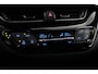 Toyota C-HR 1.8 Hybrid Style | Dodehoek detectie | JBL | Navigatie | Stoelverwarming | Parkeersensoren voor/achter | Camera | Keyless | Adaptive Cruise | Clima | 18 inch