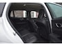 Volvo V60 2.0 B3 Momentum - leer - stuur + stoelverwarming Wij zijn op afspraak geopend! Graag bellen voor uw komst.