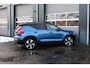 Volvo XC40 Recharge P8 AWD R-Design | 12 Mnd. Garantie | Panoramadak & Trekhaak | Nette en zeer complete XC40 (Dealer Onderhouden)