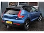 Volvo XC40 Recharge P8 AWD R-Design | 12 Mnd. Garantie | Panoramadak & Trekhaak | Nette en zeer complete XC40 (Dealer Onderhouden)