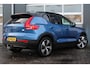 Volvo XC40 Recharge P8 AWD R-Design | 12 Mnd. Garantie | Panoramadak & Trekhaak | Nette en zeer complete XC40 (Dealer Onderhouden)