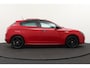 Alfa Romeo Giulietta 1.4 120 PK Turbo Sport Pano-dak Trekhaak Navi 18'LMV