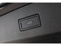 Volkswagen Tayron 1.5 eHybrid Elegance 204PK / 150kW DSG, SOH 100%, Wegklapbare trekhaak, lederen / alcantara bekleding, rondomzichtcamera (area view), elektrische achterklep, elektrisch verstel-, verwarm- en inklapbare buitenspiegels (spiegelpakket), navigatie, LED Matrix (IQ.Lights), draadloze telefoonladers, adaptieve cruise control (acc) met Travel Assist, keyless go & entry, 18" 'Napoli' LMV, privacy glas, chroom pakket, draadloos Apple Carplay & Android Auto, DAB+, ErgoActive voorstoelen met massagefunctie, 3-zone climatronic, verwarmbare voorstoelen etc.