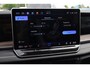 Volkswagen Tayron 1.5 eHybrid Elegance 204PK / 150kW DSG, SOH 100%, Wegklapbare trekhaak, lederen / alcantara bekleding, rondomzichtcamera (area view), elektrische achterklep, elektrisch verstel-, verwarm- en inklapbare buitenspiegels (spiegelpakket), navigatie, LED Matrix (IQ.Lights), draadloze telefoonladers, adaptieve cruise control (acc) met Travel Assist, keyless go & entry, 18" 'Napoli' LMV, privacy glas, chroom pakket, draadloos Apple Carplay & Android Auto, DAB+, ErgoActive voorstoelen met massagefunctie, 3-zone climatronic, verwarmbare voorstoelen etc.