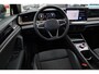 Volkswagen Tayron 1.5 eHybrid Elegance 204PK / 150kW DSG, SOH 100%, Wegklapbare trekhaak, lederen / alcantara bekleding, rondomzichtcamera (area view), elektrische achterklep, elektrisch verstel-, verwarm- en inklapbare buitenspiegels (spiegelpakket), navigatie, LED Matrix (IQ.Lights), draadloze telefoonladers, adaptieve cruise control (acc) met Travel Assist, keyless go & entry, 18" 'Napoli' LMV, privacy glas, chroom pakket, draadloos Apple Carplay & Android Auto, DAB+, ErgoActive voorstoelen met massagefunctie, 3-zone climatronic, verwarmbare voorstoelen etc.