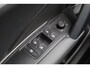 Volkswagen Tayron 1.5 eHybrid Elegance 204PK / 150kW DSG, SOH 100%, Wegklapbare trekhaak, lederen / alcantara bekleding, rondomzichtcamera (area view), elektrische achterklep, elektrisch verstel-, verwarm- en inklapbare buitenspiegels (spiegelpakket), navigatie, LED Matrix (IQ.Lights), draadloze telefoonladers, adaptieve cruise control (acc) met Travel Assist, keyless go & entry, 18" 'Napoli' LMV, privacy glas, chroom pakket, draadloos Apple Carplay & Android Auto, DAB+, ErgoActive voorstoelen met massagefunctie, 3-zone climatronic, verwarmbare voorstoelen etc.
