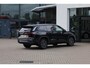 Volkswagen Tayron 1.5 eHybrid Elegance 204PK / 150kW DSG, SOH 100%, Wegklapbare trekhaak, lederen / alcantara bekleding, rondomzichtcamera (area view), elektrische achterklep, elektrisch verstel-, verwarm- en inklapbare buitenspiegels (spiegelpakket), navigatie, LED Matrix (IQ.Lights), draadloze telefoonladers, adaptieve cruise control (acc) met Travel Assist, keyless go & entry, 18" 'Napoli' LMV, privacy glas, chroom pakket, draadloos Apple Carplay & Android Auto, DAB+, ErgoActive voorstoelen met massagefunctie, 3-zone climatronic, verwarmbare voorstoelen etc.