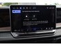 Volkswagen Tayron 1.5 eHybrid Elegance 204PK / 150kW DSG, SOH 100%, Wegklapbare trekhaak, lederen / alcantara bekleding, rondomzichtcamera (area view), elektrische achterklep, elektrisch verstel-, verwarm- en inklapbare buitenspiegels (spiegelpakket), navigatie, LED Matrix (IQ.Lights), draadloze telefoonladers, adaptieve cruise control (acc) met Travel Assist, keyless go & entry, 18" 'Napoli' LMV, privacy glas, chroom pakket, draadloos Apple Carplay & Android Auto, DAB+, ErgoActive voorstoelen met massagefunctie, 3-zone climatronic, verwarmbare voorstoelen etc.