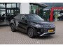 Volkswagen Tayron 1.5 eHybrid Elegance SOH 100% | 204PK / 150kW DSG, Wegklapbare trekhaak, lederen / alcantara bekleding, rondomzichtcamera (area view), elektrische achterklep, elektrisch verstel-, verwarm- en inklapbare buitenspiegels (spiegelpakket), navigatie, LED Matrix (IQ.Lights), draadloze telefoonladers, adaptieve cruise control (acc) met Travel Assist, keyless go & entry, 18" 'Napoli' LMV, privacy glas, chroom pakket, draadloos Apple Carplay & Android Auto, DAB+, ErgoActive voorstoelen met massagefunctie, 3-zone climatronic, verwarmbare voorstoelen etc.