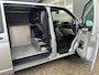 Volkswagen Transporter 2.0 TSI L2H1 Benzine / CNG Dubbele Schuifdeur Airco Cruise controle Bpm vrij Trekhaak Klep achter Omvormer Kastinrichting Standkachel Euro 6 Benzine Ideaal voor ombouw naar Camper !! Lang achterklep