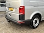 Volkswagen Transporter 2.0 TSI L2H1 Benzine / CNG Dubbele Schuifdeur Airco Cruise controle Bpm vrij Trekhaak Klep achter Omvormer Kastinrichting Standkachel Euro 6 Benzine Ideaal voor ombouw naar Camper !! Lang achterklep