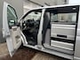 Volkswagen Transporter 2.0 TSI L2H1 Benzine / CNG Dubbele Schuifdeur Airco Cruise controle Bpm vrij Trekhaak Klep achter Omvormer Kastinrichting Standkachel Euro 6 Benzine Ideaal voor ombouw naar Camper !! Lang achterklep