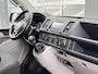 Volkswagen Transporter 2.0 TSI L2H1 Benzine / CNG Dubbele Schuifdeur Airco Cruise controle Bpm vrij Trekhaak Klep achter Omvormer Kastinrichting Standkachel Euro 6 Benzine Ideaal voor ombouw naar Camper !!