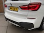 BMW X1 sDrive20i M-sport Automaat | Panoramadak | Leren bekleding | Stoelverwarming | Flippers | Cruise & climate control | Head-up display | Shadow line | Parkeersensoren voor en achter