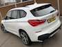 BMW X1 sDrive20i M-sport Automaat | Panoramadak | Leren bekleding | Stoelverwarming | Flippers | Cruise & climate control | Head-up display | Shadow line | Parkeersensoren voor en achter
