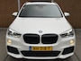 BMW X1 sDrive20i M-sport Automaat | Panoramadak | Leren bekleding | Stoelverwarming | Flippers | Cruise & climate control | Head-up display | Shadow line | Parkeersensoren voor en achter