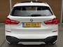 BMW X1 sDrive20i M-sport Automaat | Panoramadak | Leren bekleding | Stoelverwarming | Flippers | Cruise & climate control | Head-up display | Shadow line | Parkeersensoren voor en achter