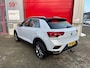 Volkswagen T-Roc 1.5 TSI 150pk Sport / Stoelverw. / Adaptieve cruise / Trekhaak / Virtual cockpit / Navigatie / El. klep / NL auto