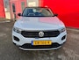 Volkswagen T-Roc 1.5 TSI 150pk Sport / Stoelverw. / Adaptieve cruise / Trekhaak / Virtual cockpit / Navigatie / El. klep / NL auto