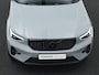Volvo XC40 B4 Plus Black Edition | Harman Kardon | 360° Camera | Panoramadak | 20" | Trekhaak | Nubuck-Leder