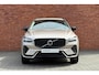 Volvo XC60 T6 350PK AUT8 AWD Plus Dark | Trekhaak Semi-Elektrisch | Panoramadak met schuif-/kantelfunctie |  Verwarmbare Voor- En Achterstoelen |  Verwarmbaar Stuurwiel  | Apple Carplay/Android Auto | Power Seats incl. Memory | 360 Graden Camera | Adaptive Cruise & Pilot Assist |  Draadloze Telefoonlader  | Keyless Entry |